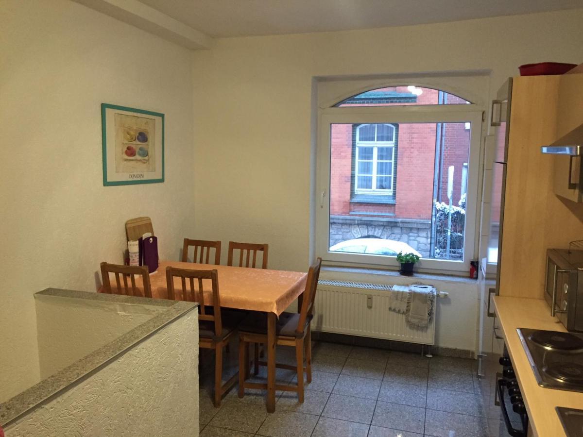 Hannover Sudstadt - Zimmer Und Apartment Bagian luar foto