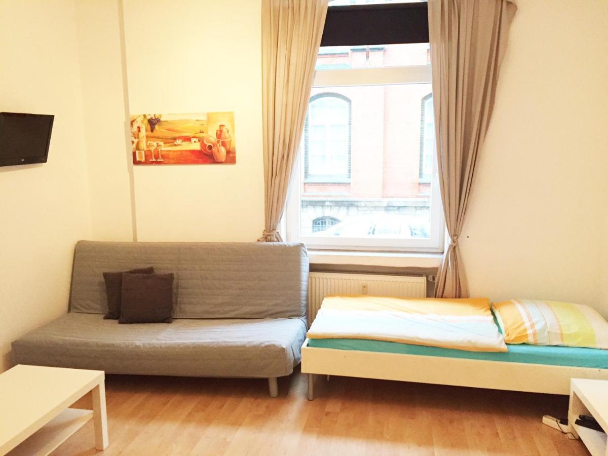 Hannover Sudstadt - Zimmer Und Apartment Bagian luar foto