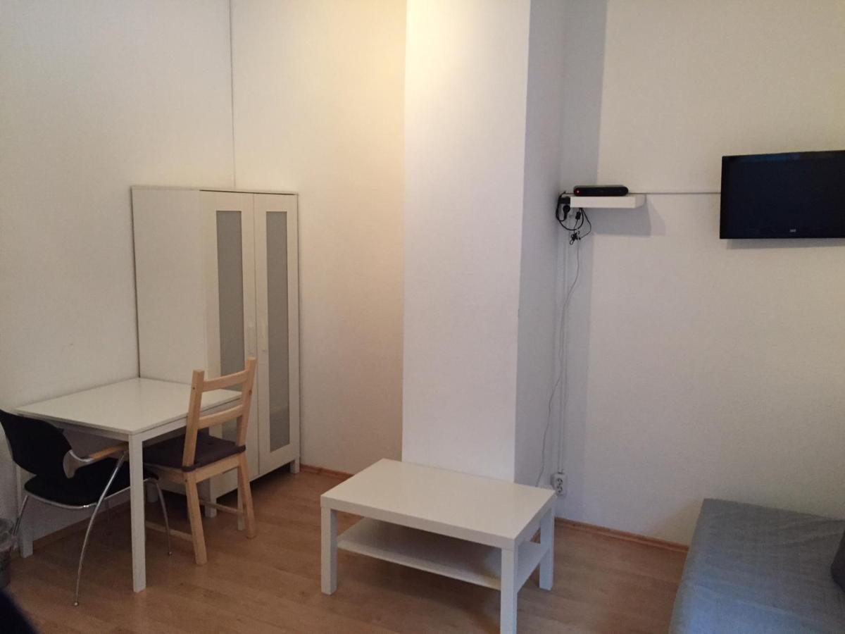 Hannover Sudstadt - Zimmer Und Apartment Bagian luar foto