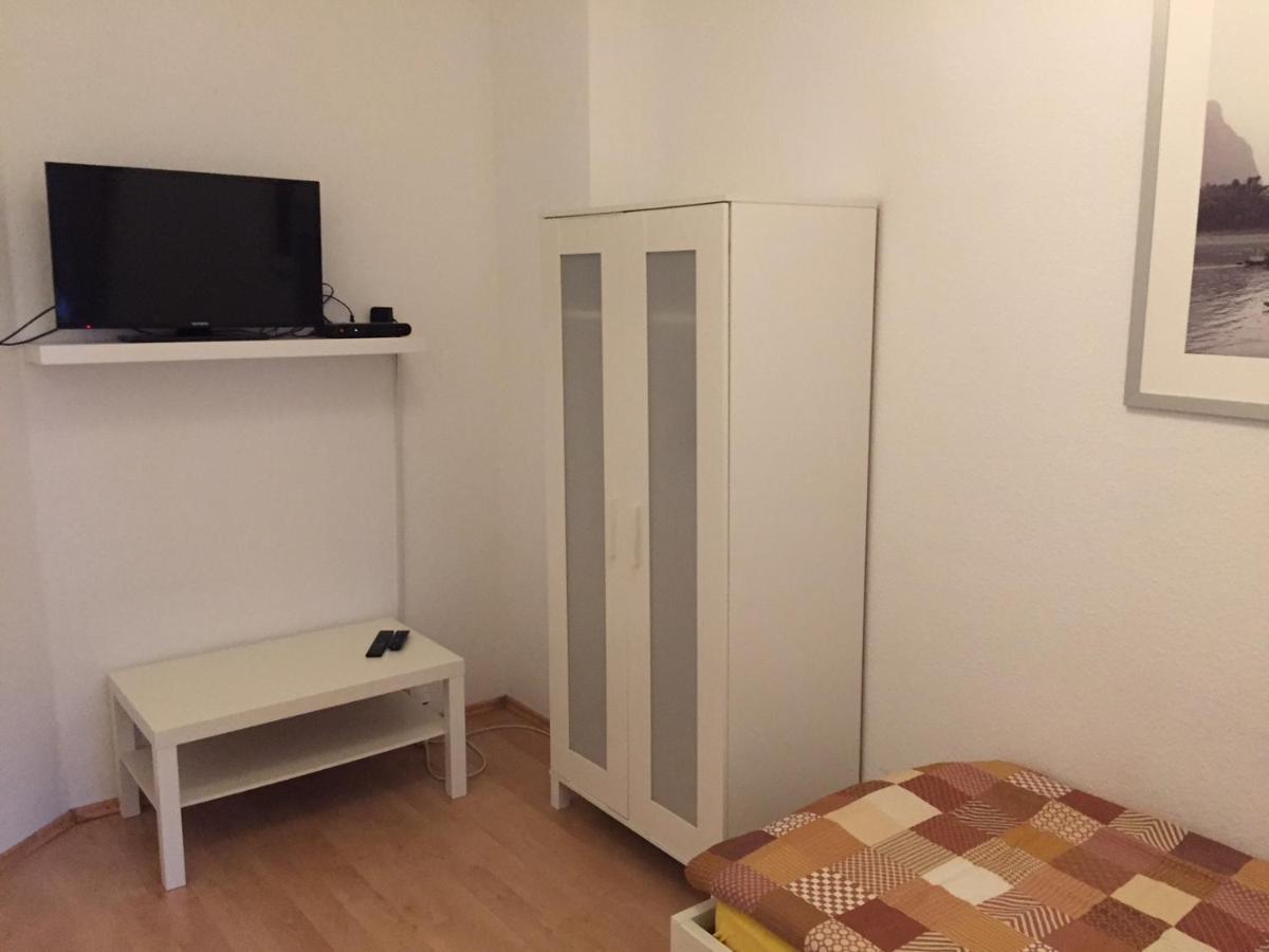 Hannover Sudstadt - Zimmer Und Apartment Bagian luar foto